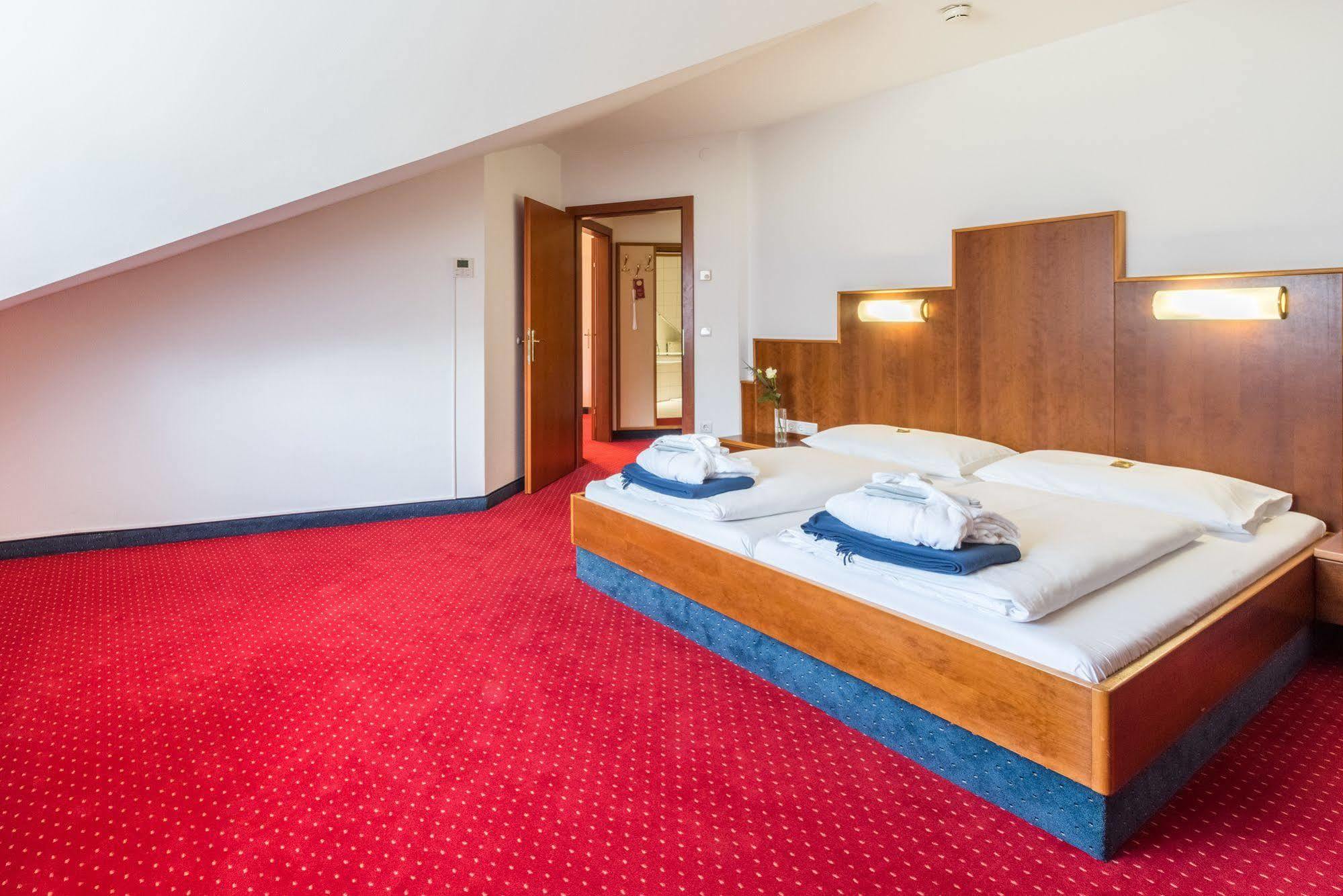 Hotel Paradies กราซ ภายนอก รูปภาพ